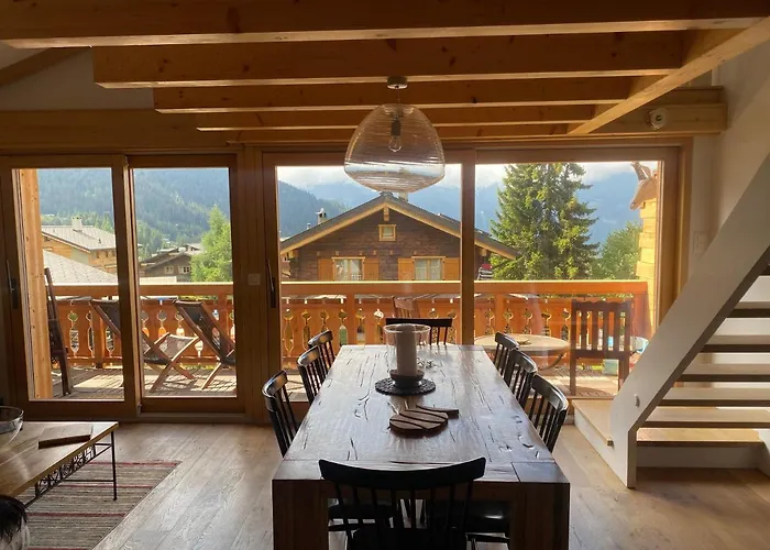 Verbier Sunny Apt, Fabulous View & Balcony, Sleeps 8